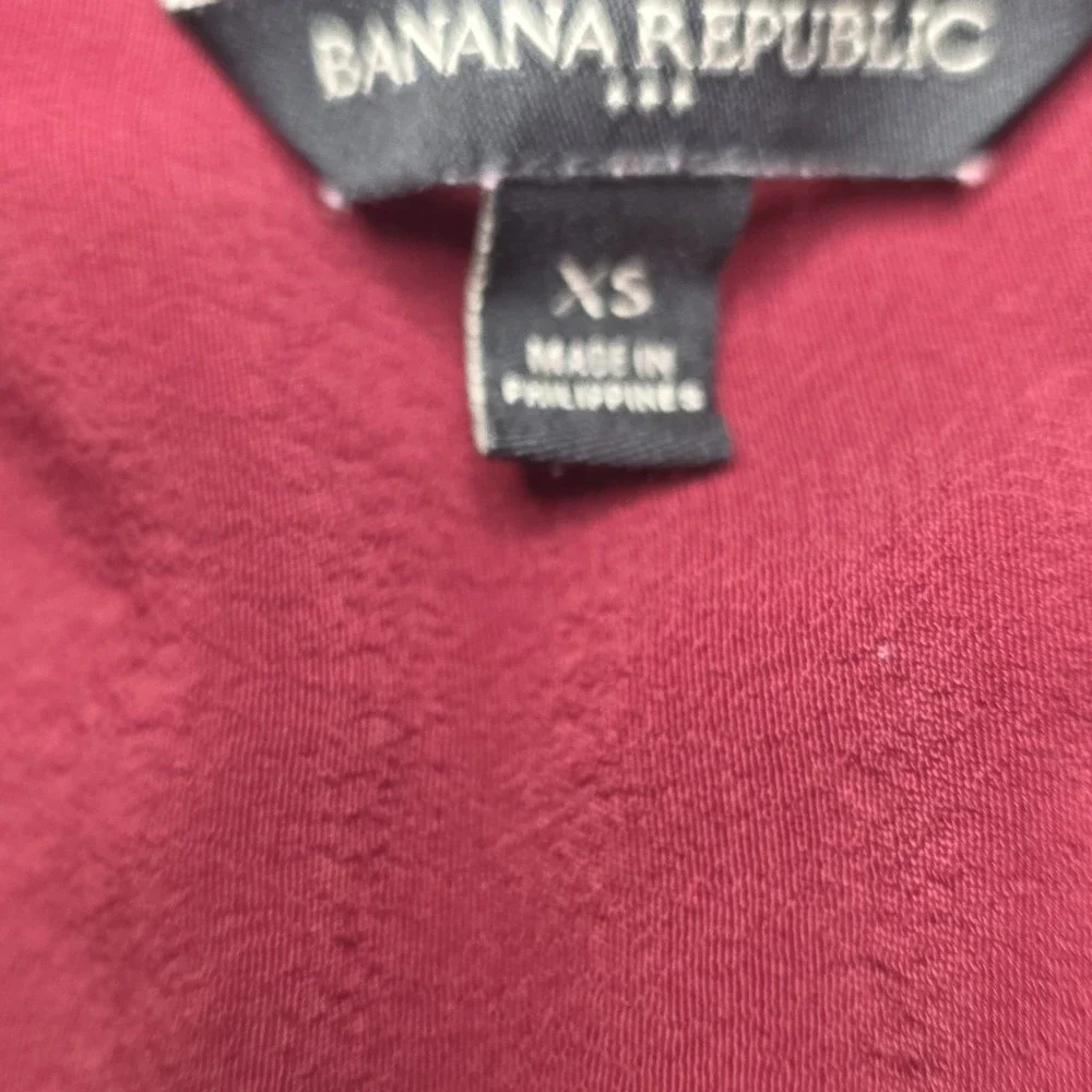Banana Republic Solid Red Button-Up Shirt Short Sleeve XS Point Collar Casual